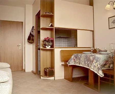 Aparthotel Gardablu 2*